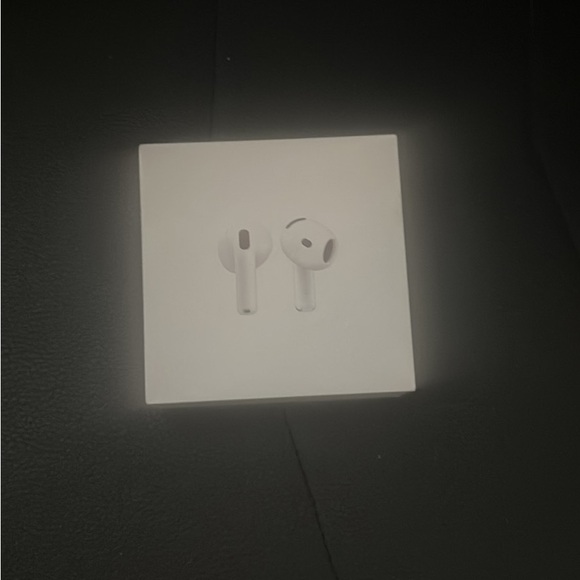 Apple AirPods 4